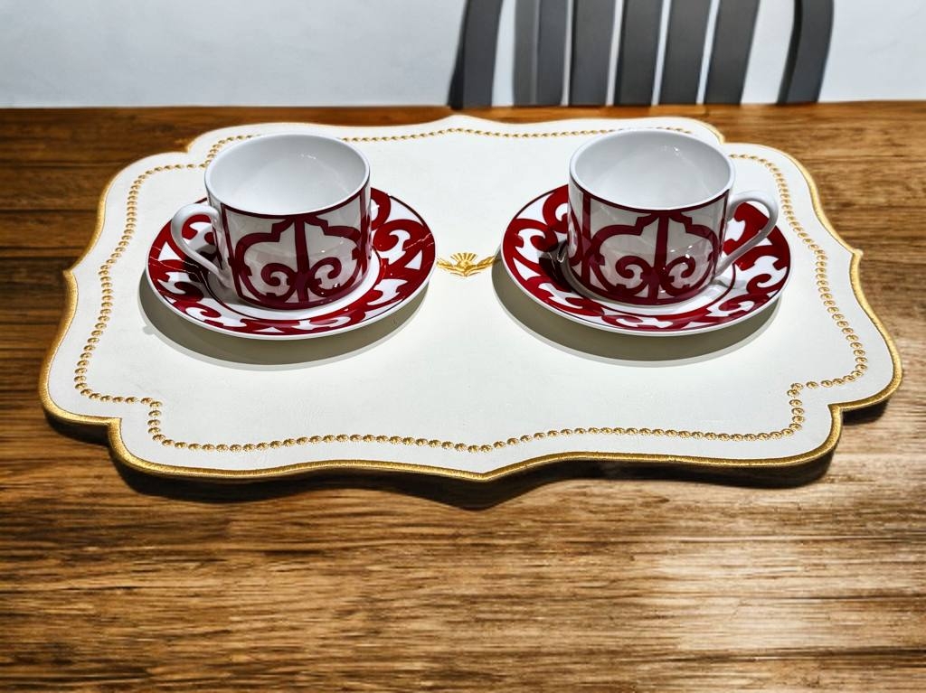 JS-51 Чашка с блюдцем Красная Jessica