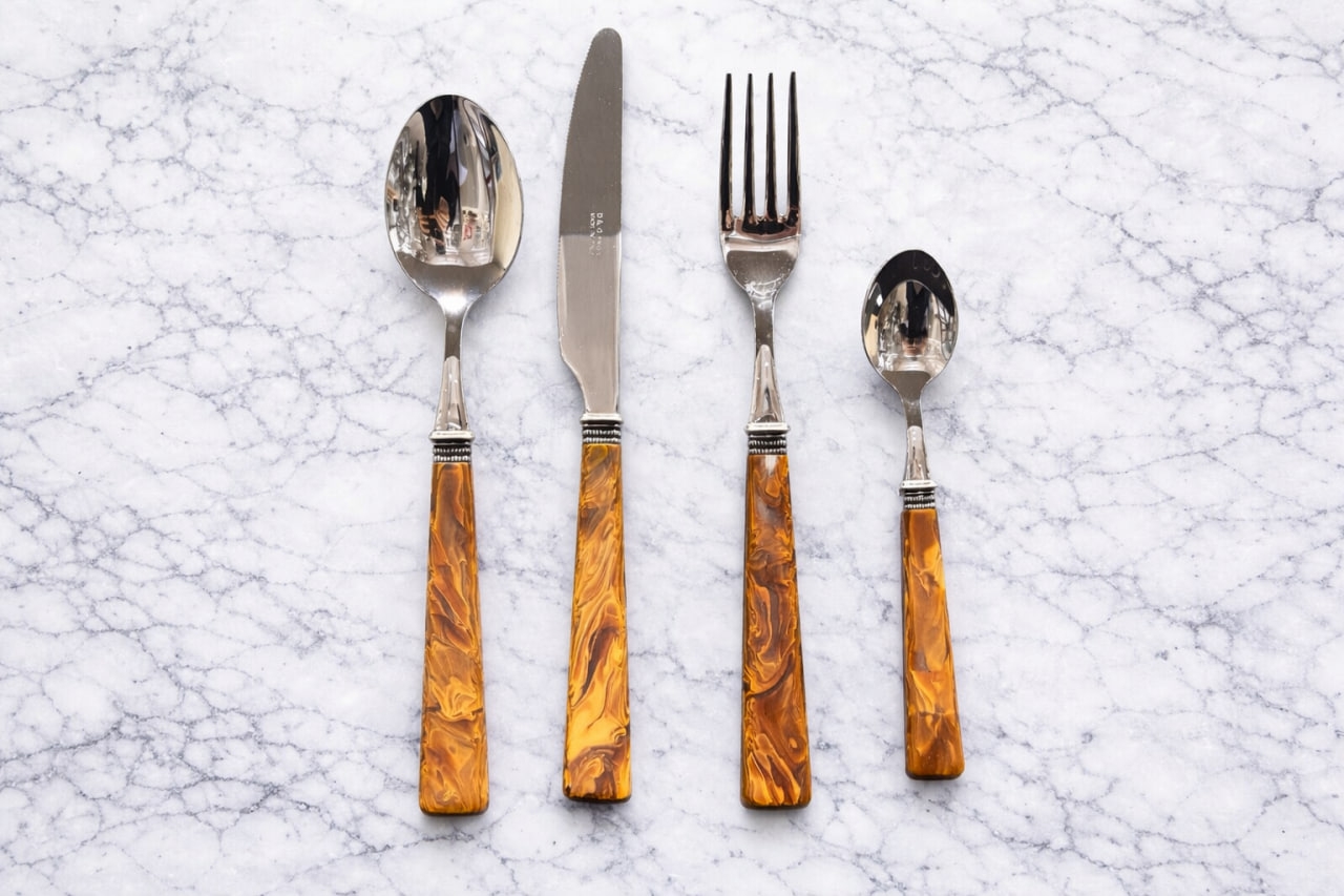 Дд-142 Набор столовых приборов на 12 перс "GARDA"49 ПР цвет дерева CD49GAAS/RD Нерж.сталь  Domus Design