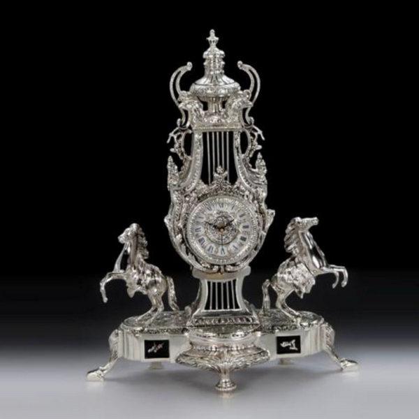 Гв-5603 Набор их 3-х предметов: Настольные часы "Императорские" 54*43 см + 2 Подсвечника 55*25 см 4191SA  бронза Virtus к-т