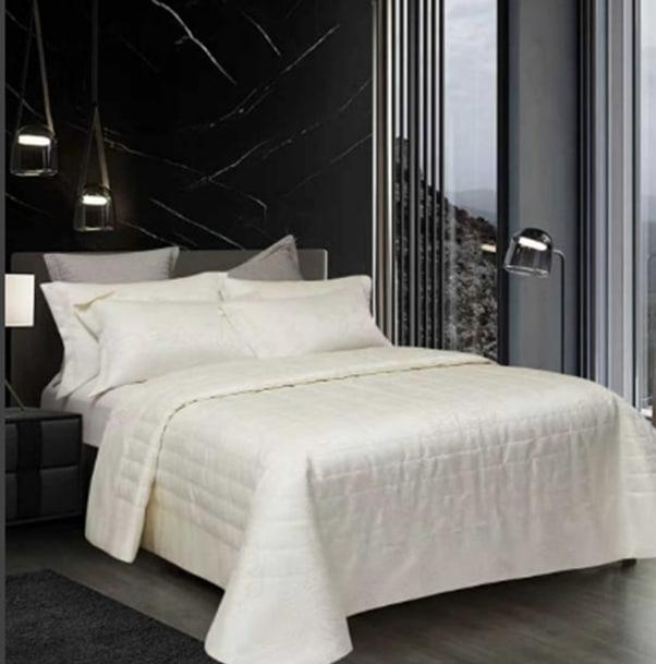 КПГ-378/беж Покрывало с наволочками LA PERLA 260*250/ 50*70-2шт к-т