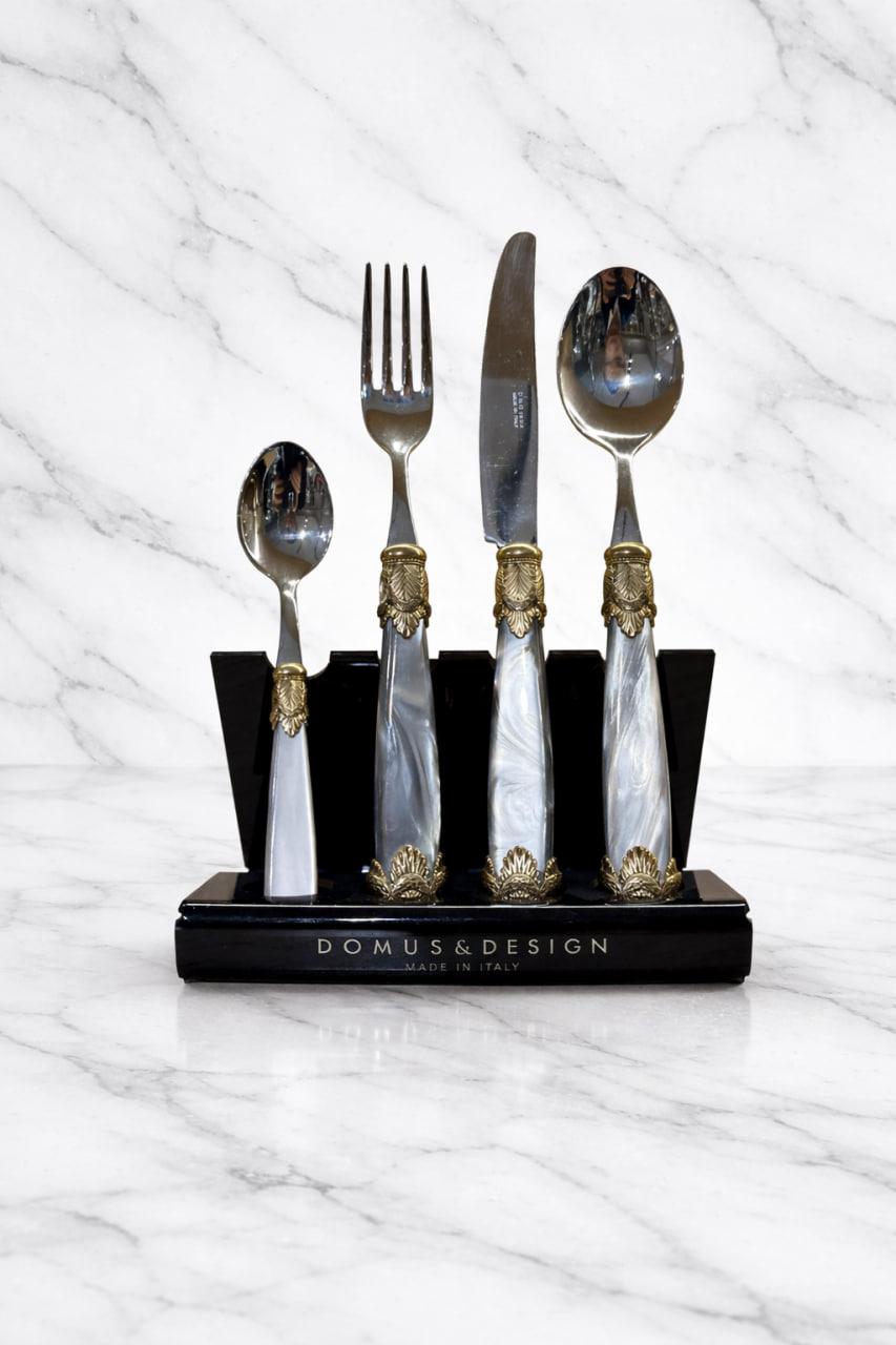 Дд-30 Подарочный набор из 4 предметов в золотом и стальном темном цвете (2 ложки+1 вилка+1 нож) Нерж.сталь Domus Design PTSIAGS/NR