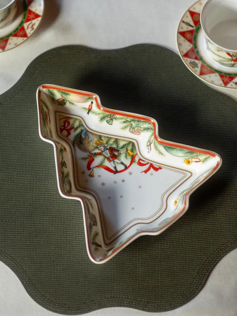 Рос 85-1924 БЛЮДО LEFARD "ЩЕЛКУНЧИК" ЕЛКА 25Х21Х4 СМ